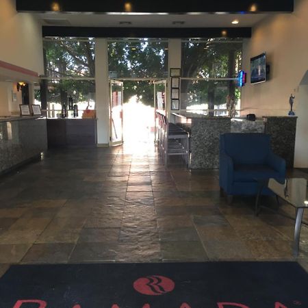 Ramada By Wyndham Tempe Near Asu Hotell Eksteriør bilde