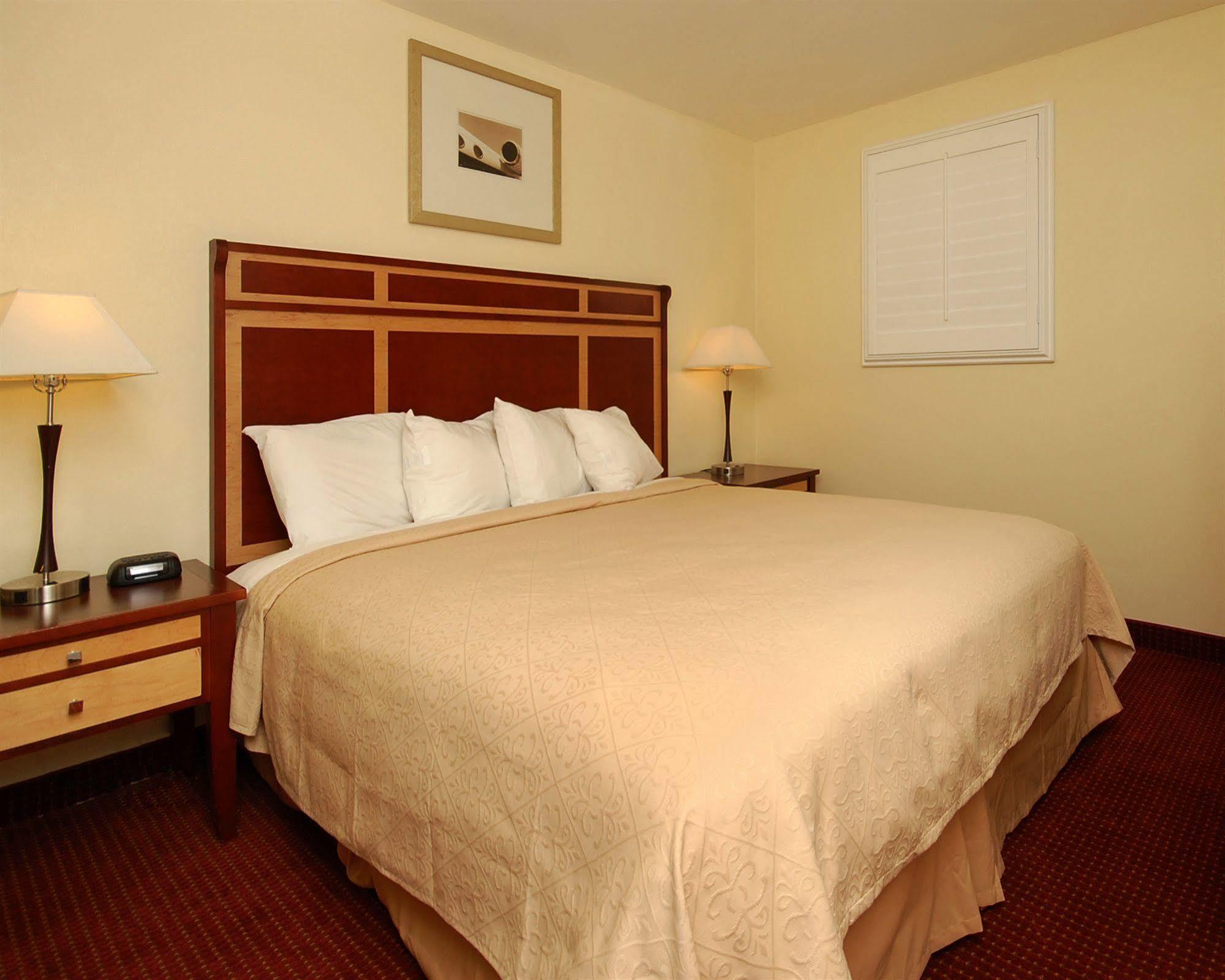 Ramada By Wyndham Tempe Near Asu Hotell Eksteriør bilde