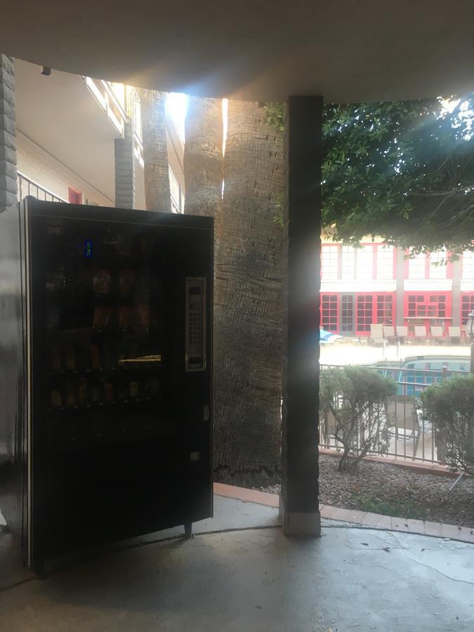 Ramada By Wyndham Tempe Near Asu Hotell Eksteriør bilde